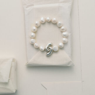 Tadpole Clasp Pearl Bracelet